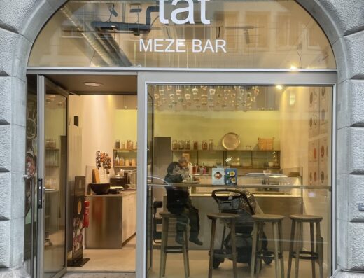 tat Meze Bar am Tag & Toastery at Night
